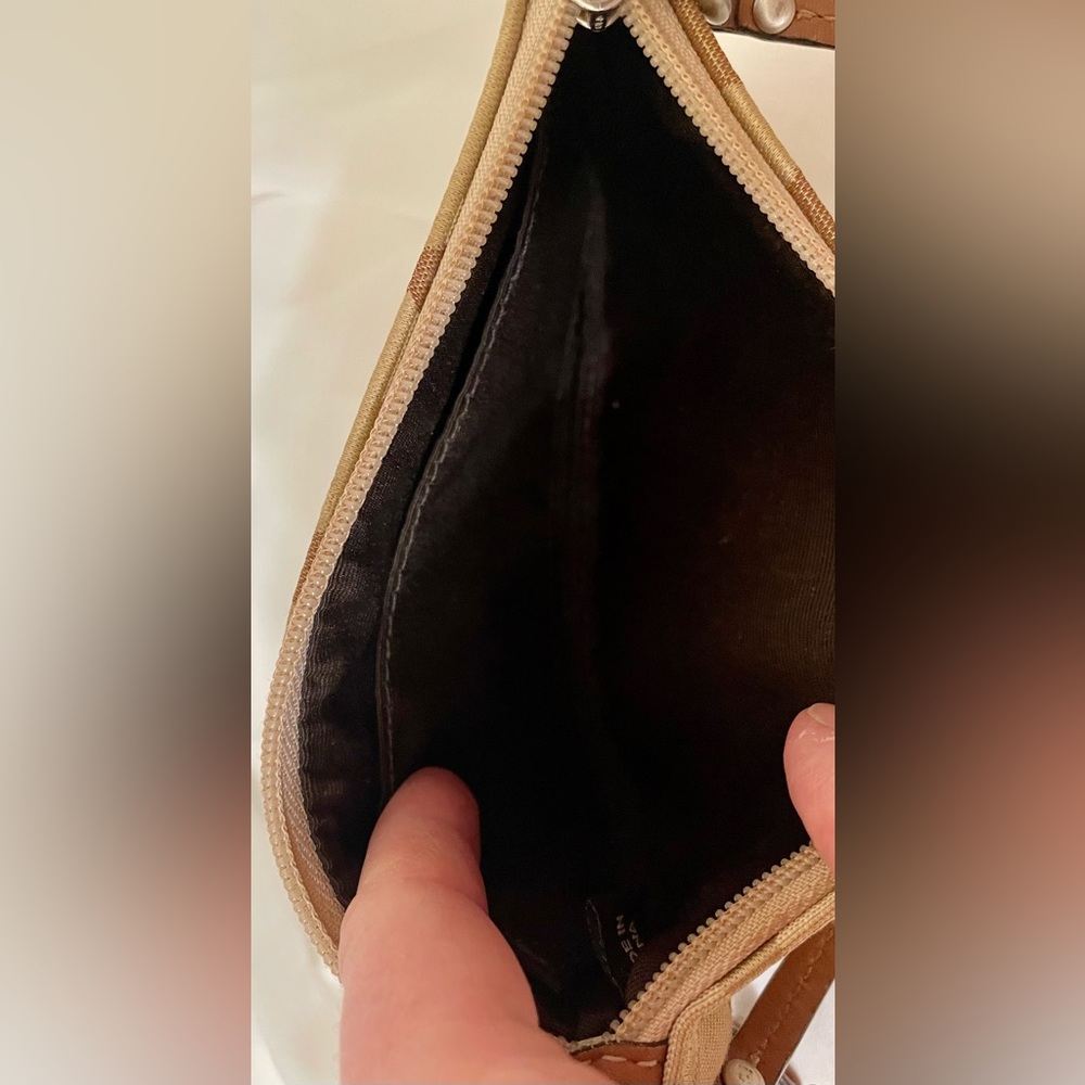 **Sold** Coach Hamptons Optic Signature Capacity Wristlet - Picture 7 of 7